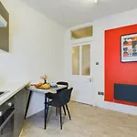 1 Bed Apartment West Kensington