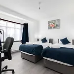 Spacious 4-Bedroom Family Home Near Wembley