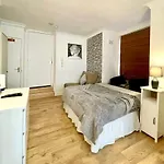 A Ground Floor Studio Flat With Garden