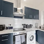 Sleep 6 Close To City Centre