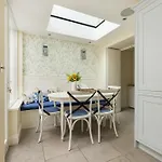 The Chelsea Abode - 4Bdr Home With Terrace