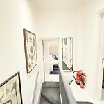 Modern & Cosy 2 Bedroom With Free Parking Near Wembley