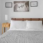 Notting Hill Apartments In Perfect Location