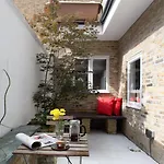 Quiet Queen\'S Park Courtyard Flat