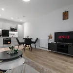 Luxury Two Bed Apartment Near The 02 Arena