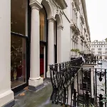 Unique Bright Apartment With Private Balcony