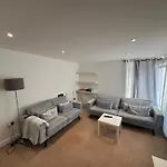 Stunning 2 Bedrooms Flat In Holloway Road