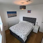London Angel Canal-View 1-Bedroom Apartment