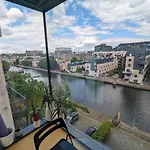 London Angel Canal-View 1-Bedroom Apartment
