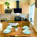 1B-Sleeps4-Freeparking-Pets-Wifi-London