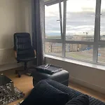London Apart 2 Bed Parking Balcony River View