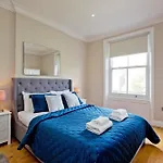 Family Apartment Kensington 2 Bed 07