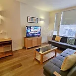 City Centre Flat Near Top Sights