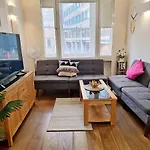 City Centre Flat Near Top Sights