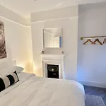 Soho Gem! 2-Bedroom Mansion Flat