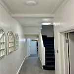 Modern 5 Bedroom House - Enfield