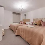 Elegant 1 Bedroom Lower Ground Apartment On Harley Street 1H