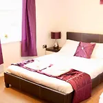2 Bed Apartment - Westfield - London