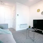 Modern & Cozy Studio Near London Fields Station