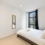 Londwell, Canary Wharf River Thames Balcony Apartment