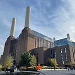 1 Bedroom Modern En-Suite Apartment Nine Elms