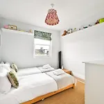 Contemporary Home In Shepherds Bush