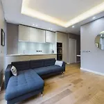 Covent Garden Entire Modern Classic Flat 62Sqm Sleeps 5