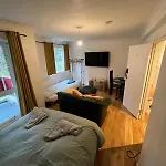 Royal Height - 3 Bed In Wembley