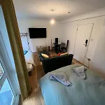 Royal Height - 3 Bed In Wembley