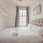 Stylish 3-Bed Apartment In Prime Fulham Location