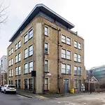 Veeve - The Hackney Loft