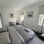 Beautiful Large Room In Central London