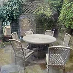 Spacious Flat With South Facing Garden