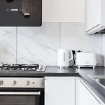 Spacious Islington Apartment