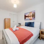 Chic High Barbican Apt - Heart Of London