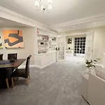 Spacious Central London Penthouse Near Baker St