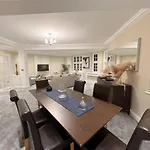 Spacious Central London Penthouse Near Baker St