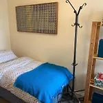 35 Mins To Central London. 3 Bedrooms. 2 Bathrooms With Garden