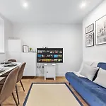 Central London Two Bedroom Serviced Apartment - Nine Elms Luxury Stay - Vauxhall & Westminster