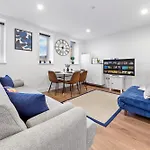 Central London Two Bedroom Serviced Apartment - Nine Elms Luxury Stay - Vauxhall & Westminster
