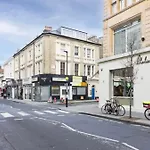 Flat In Notting Hill