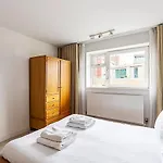 Comfy 2-Bedroom Apartment With Balcony