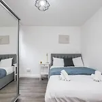 Spacious 2Br Gem - Close To Clapham Junction