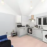 Delightful & Cozy 1-Bedroom Hideaway