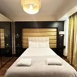Park Lane Beautiful Family Apartment
