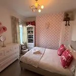 Elegant & Spacious 3 Bed Apartment