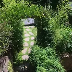 Central Victorian Garden Flat
