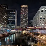 Charming 2-Bedroom Apartment Canary Wharf - London