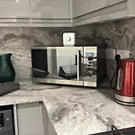Modern 3 Bed Near Excel-Big Ben