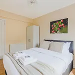 Charming 2Br Apartment With Communal Garden In Acton